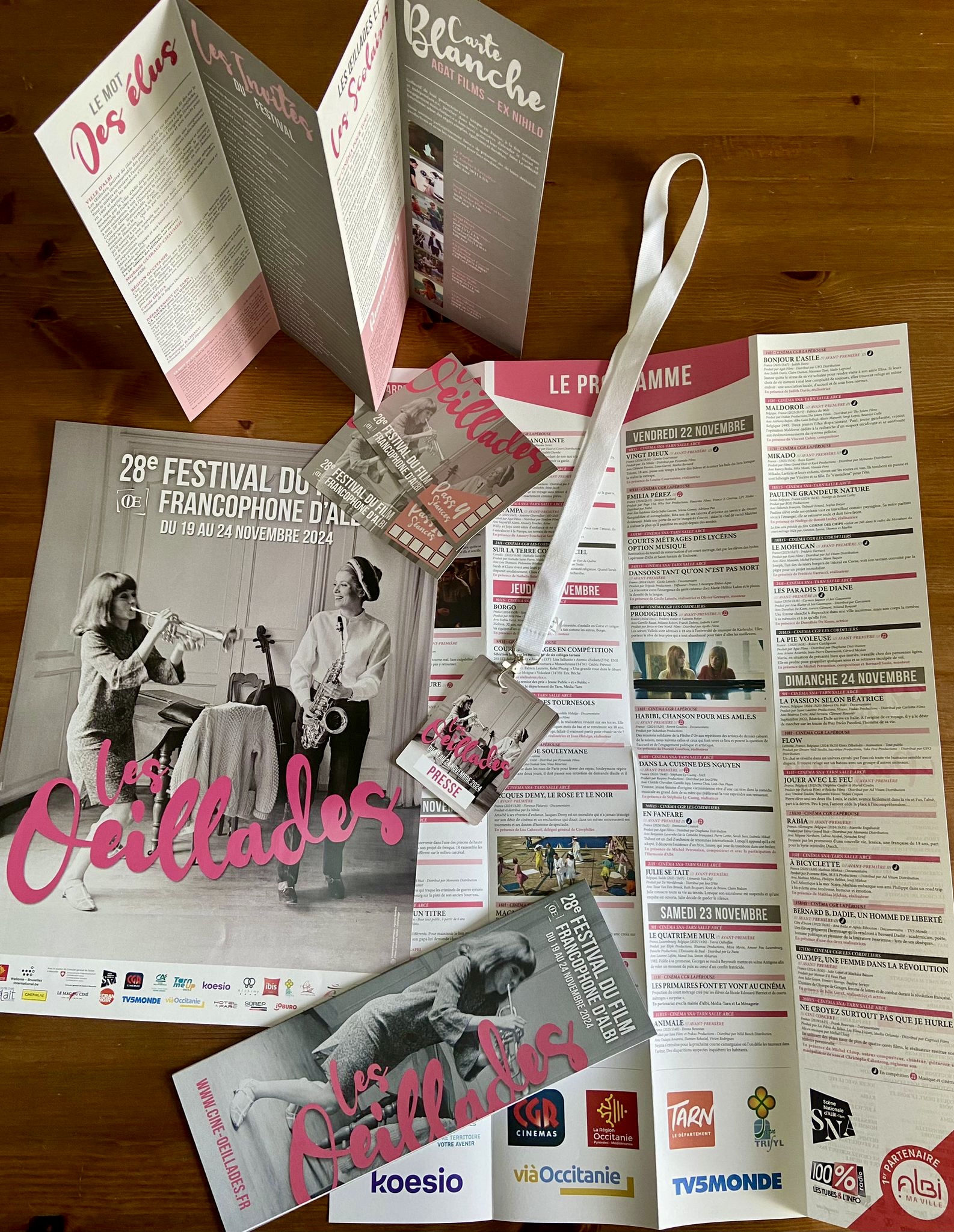 Affiche, programme, dépliants et pass du festival Les Œillades